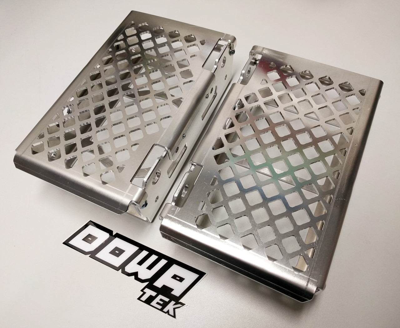 Kühlergitter Aluminium (Beta Xtrainer)